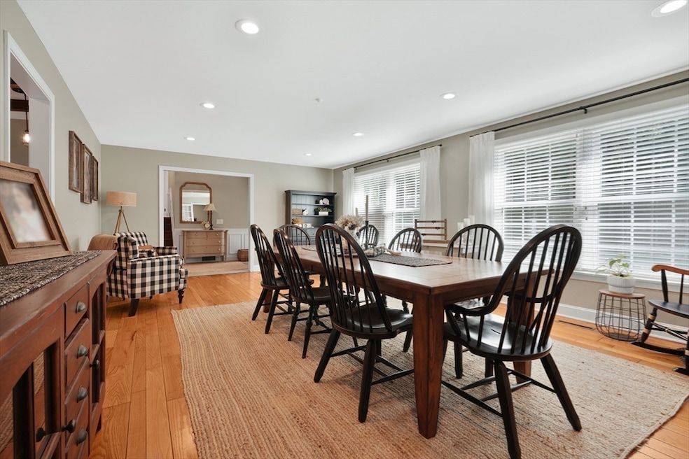 490 Dillon Ln, Swansea, MA 02777 - photo 1