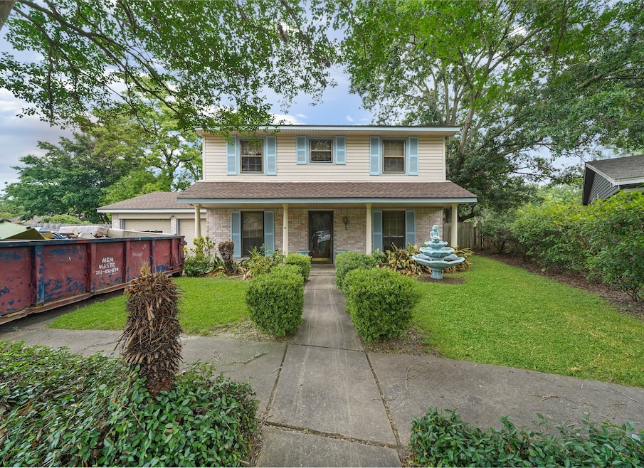 6906 Oak Bough Dr, Houston, TX 77088 - photo 1