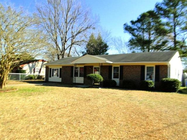 306 Tower Dr, Jacksonville, NC 28546 - photo 1