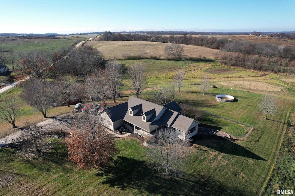 24080 287th Ave, Barry, IL 62312 - photo 1