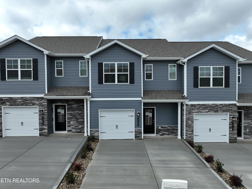 3409 Tyee Crossing - Exterior Front