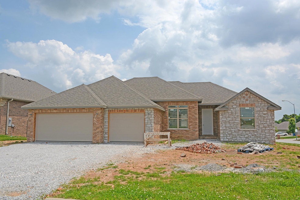 808 E Weldon Dr, Nixa, MO 65714 - photo 1