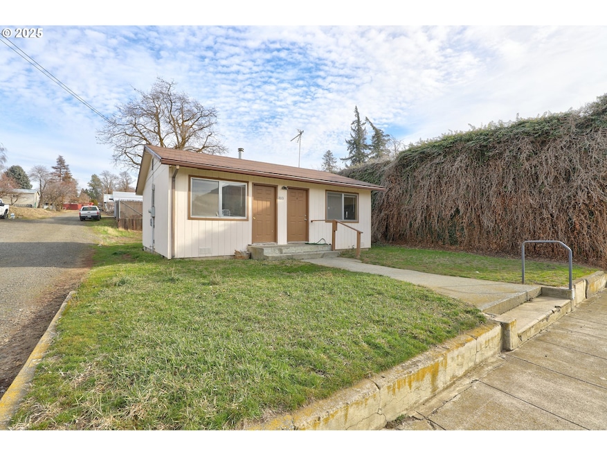 1013 Clark St, Wasco, OR 97065 - photo 1