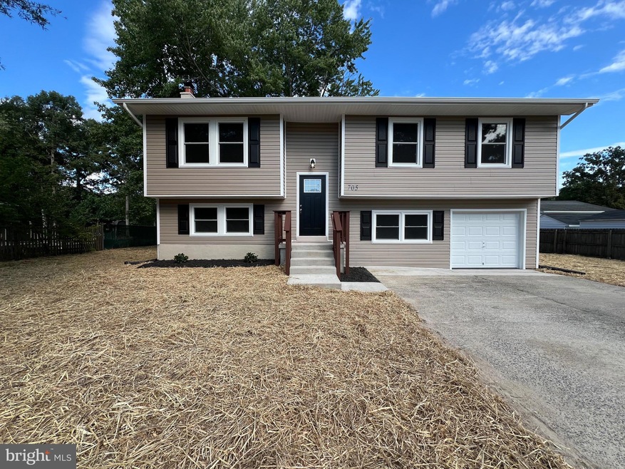 705 Sherwood Ln, Fredericksburg, VA 22407 - photo 1