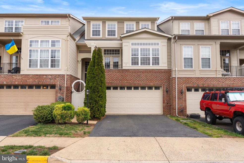 43258 Sunderleigh Square, Broadlands, VA 20148 - photo 1