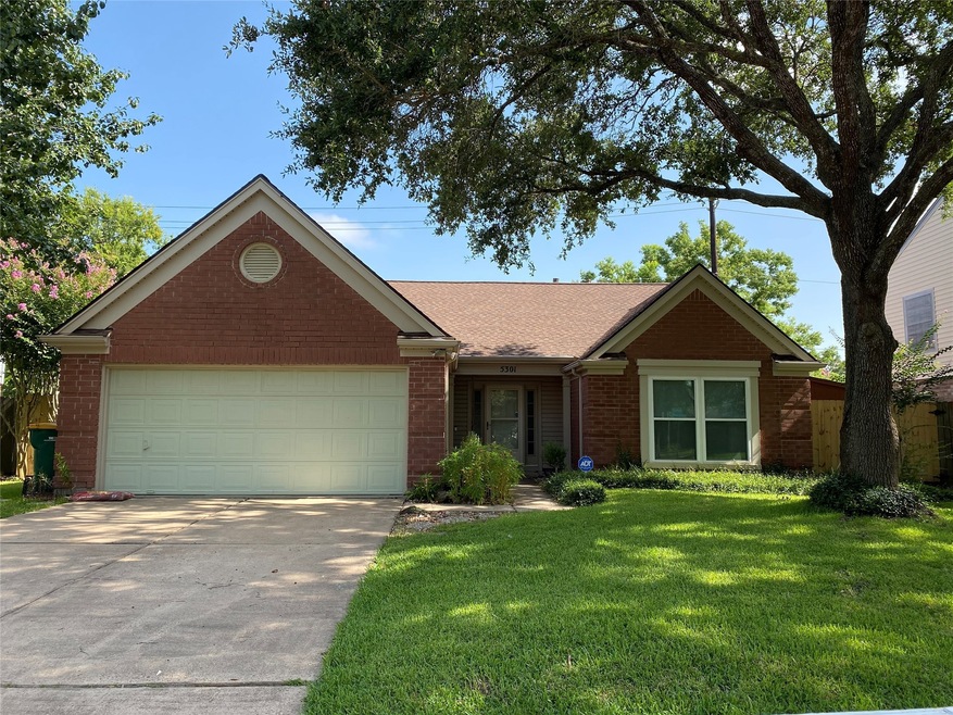 5301 Spring Circle Dr, Pearland, TX 77584 - photo 1