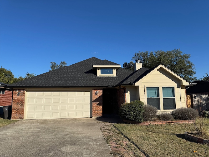 6611 Rockdale Rd, Fort Worth, TX 76134 - photo 1