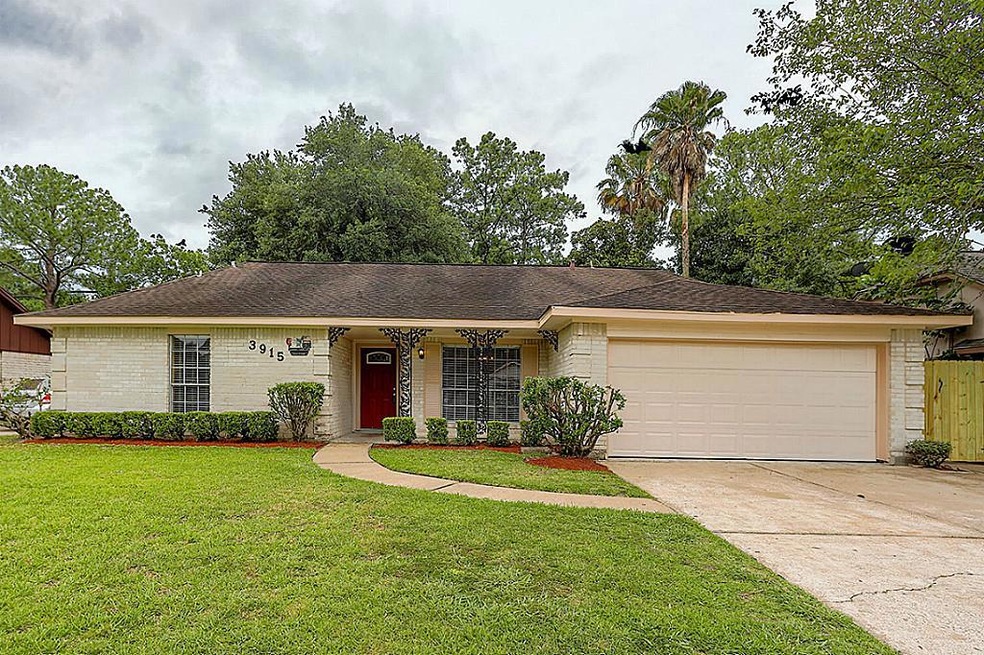 3915 Lemon Tree Ln, Houston, TX 77088 - photo 1