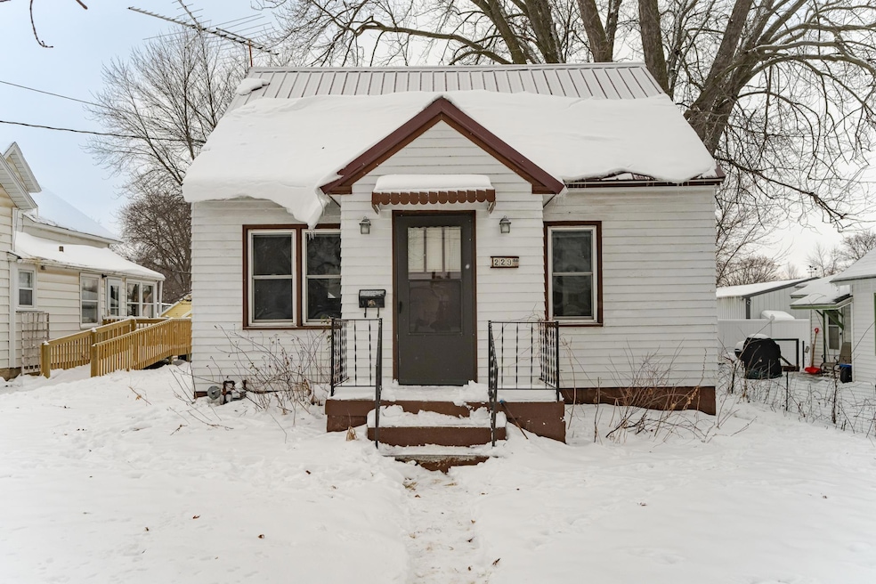 229 10th St NW, Rochester, MN 55901 - photo 1