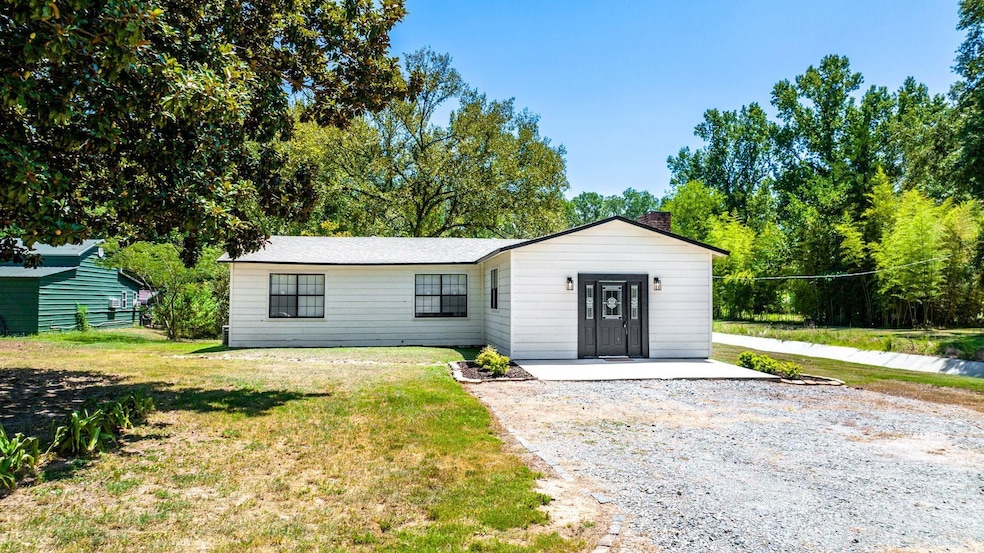 410 E Clarksville St, Jefferson, TX 75657 - photo 1