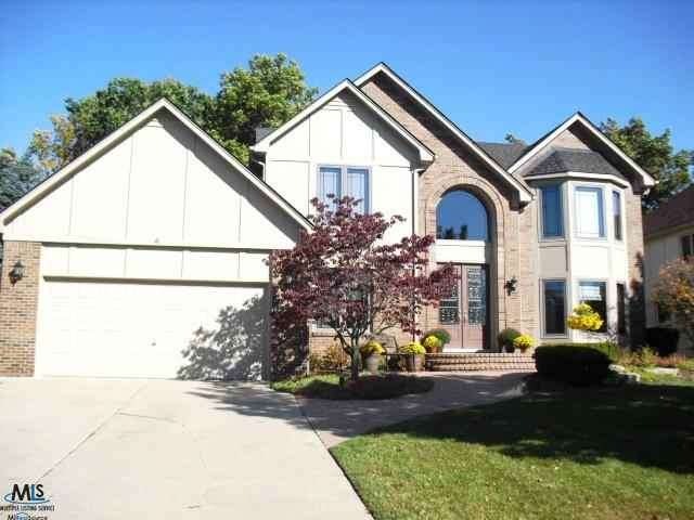 3650 Charlwood Dr, Rochester Hills, MI 48306 - photo 1