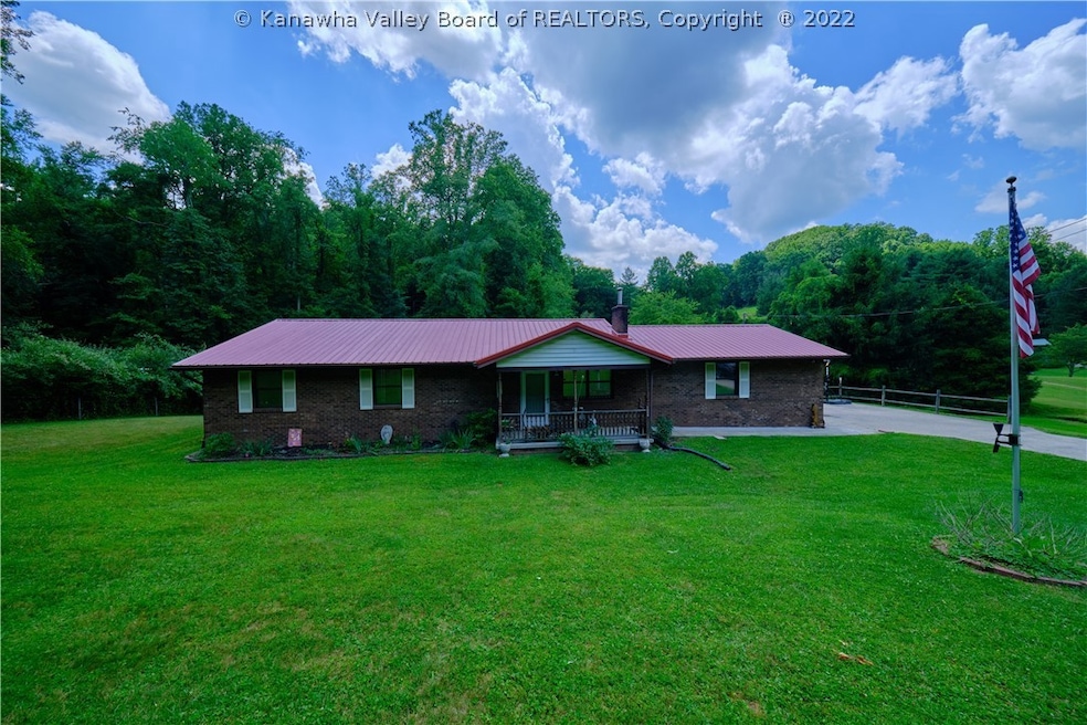 1529 Rocky Step Rd, Scott Depot, WV 25560 - photo 1