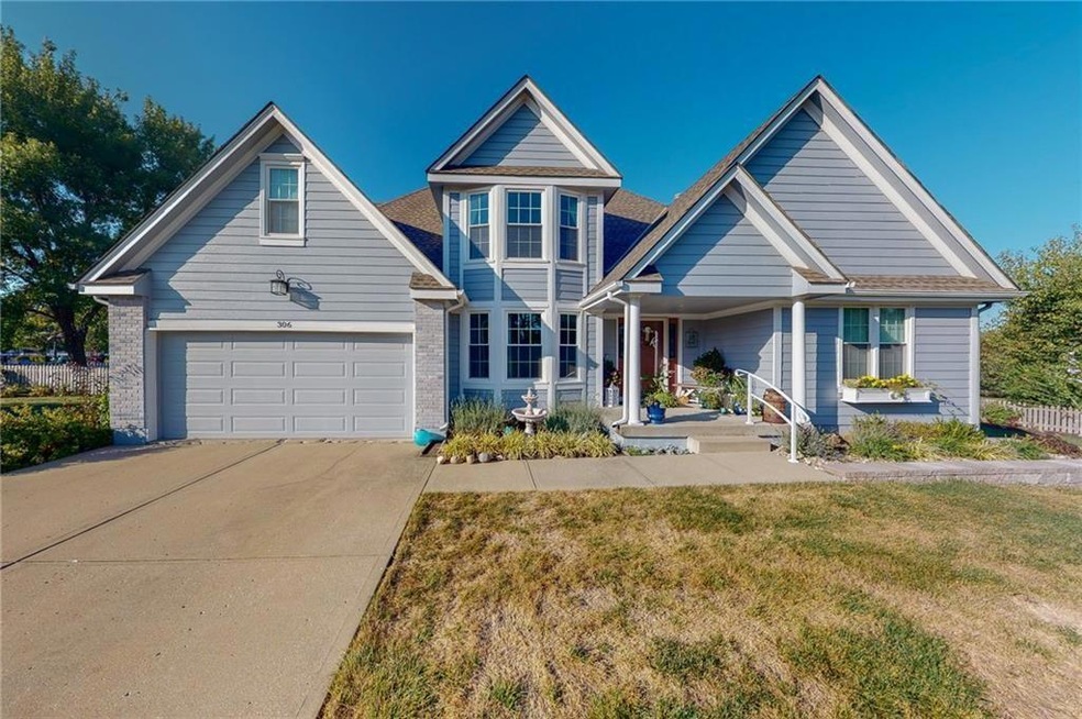 306 SW 163rd St, Lees Summit, MO 64082 - photo 1