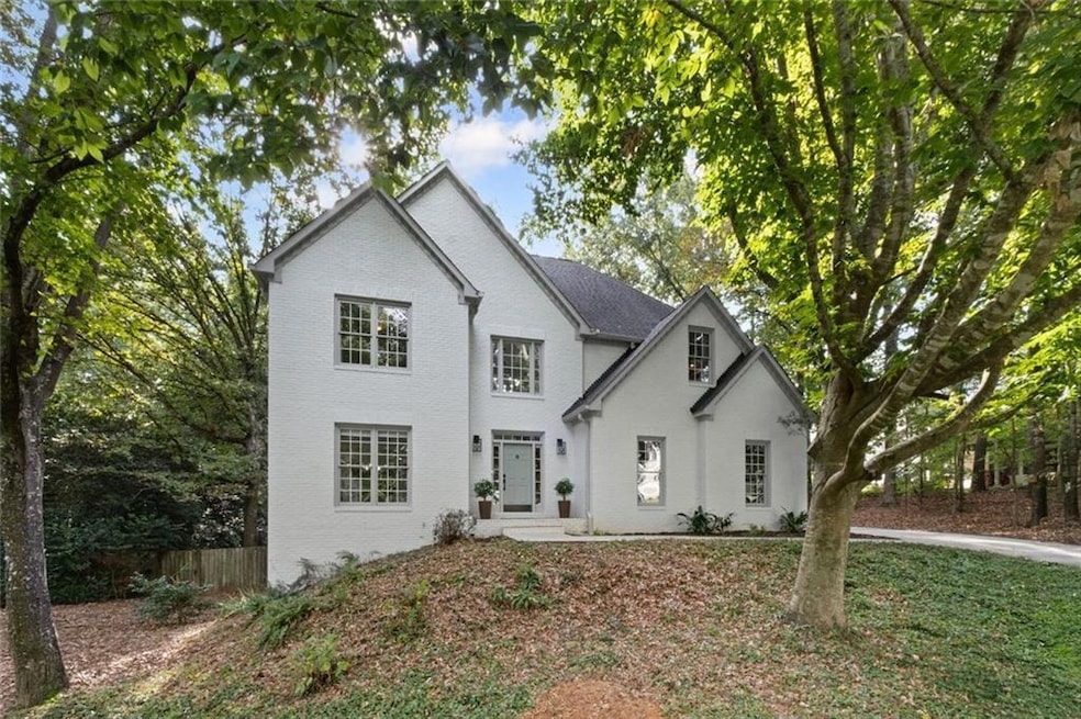 Welcome home to sought after Laurian Park!