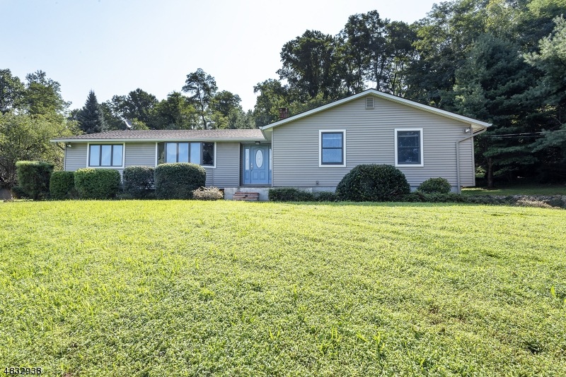 9 Ernella Dr, Belvidere, NJ 07823 - photo 1