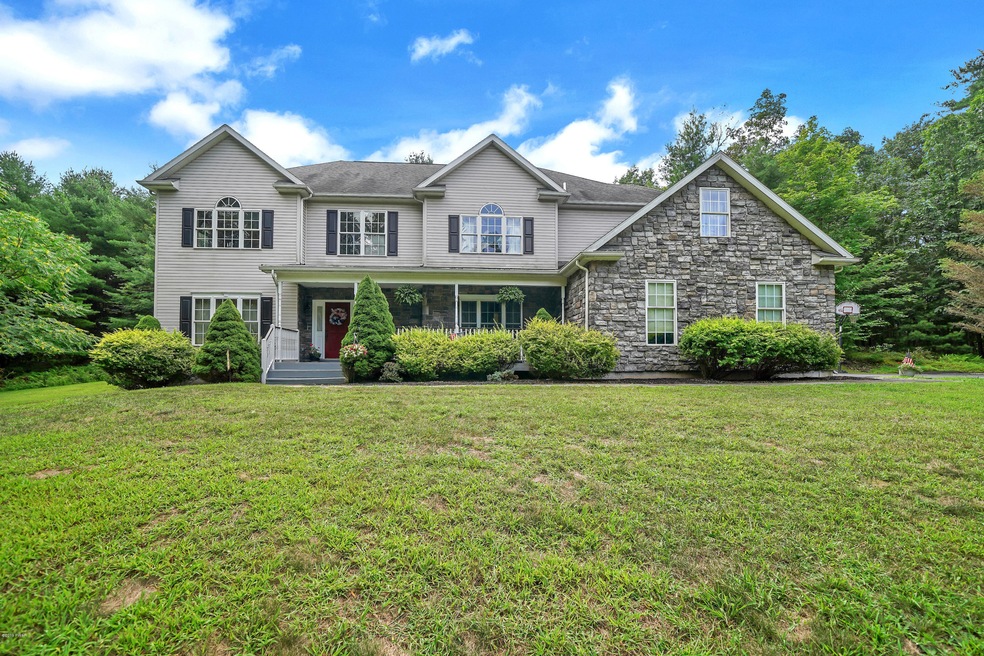 133 Bluestone Cir, Milford, PA 18337 - photo 1