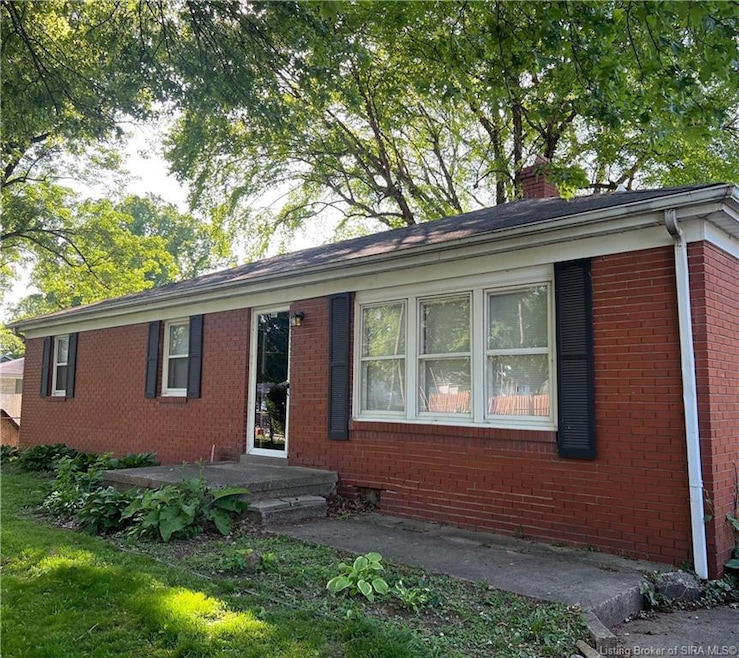 901 Sycamore Dr, Jeffersonville, IN 47130 - photo 1