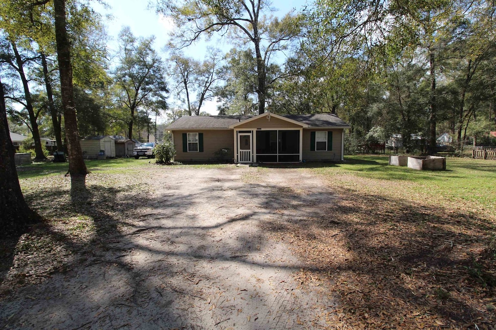 102 W F Magers Rd, Crawfordville, FL 32327 - photo 1