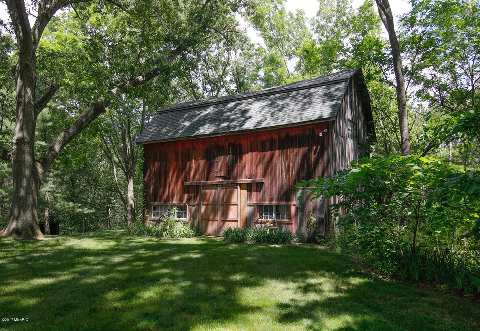 2112 Vanderbilt Ave, Portage, MI 49024 - photo 1