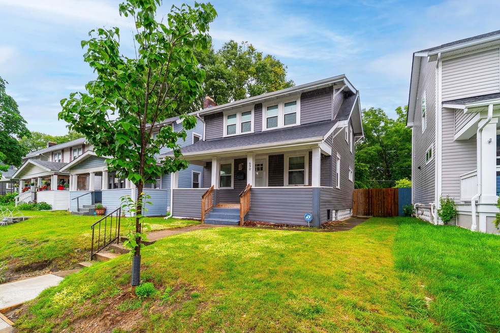 690 E Kossuth-3