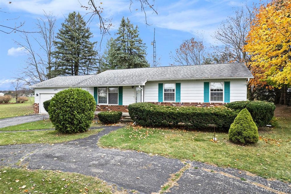 9091 Seymour Rd, Swartz Creek, MI 48473 - photo 1