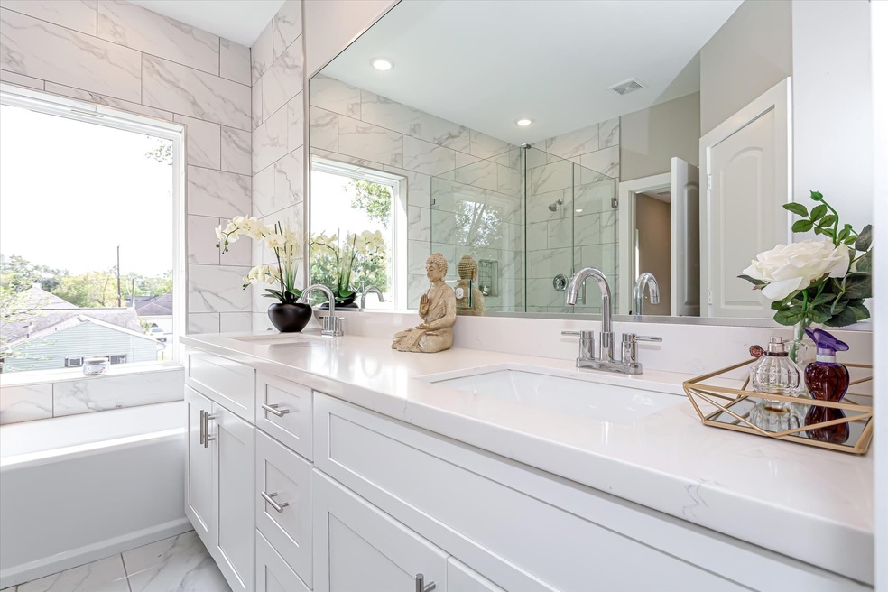 6819 Saint Augustine St, Houston, TX 77021 - photo 1