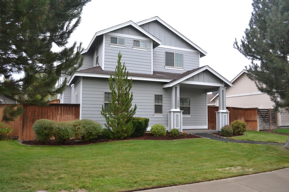 1326 NW 19th St. Redmond