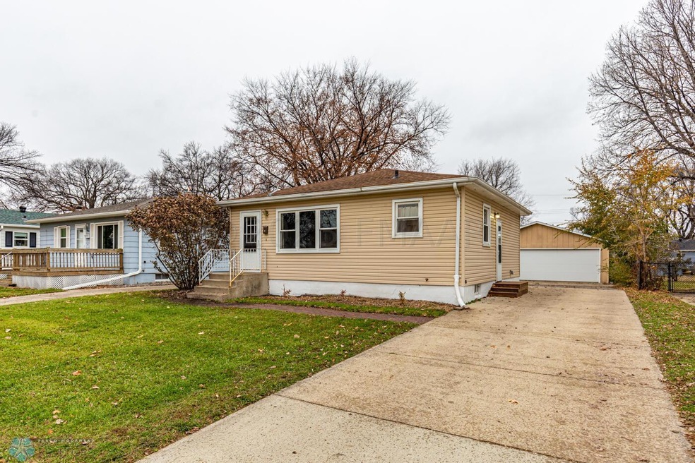 1441 13 1 2 St S, Fargo, ND 58103 - photo 1