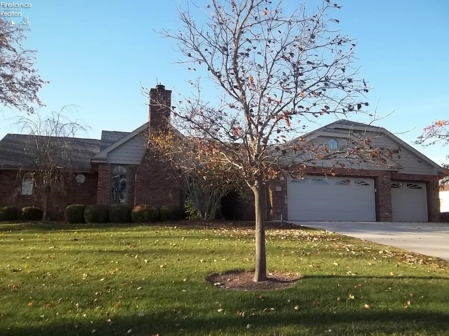 2000 Crystal Ave, Findlay, OH 45840 - photo 1