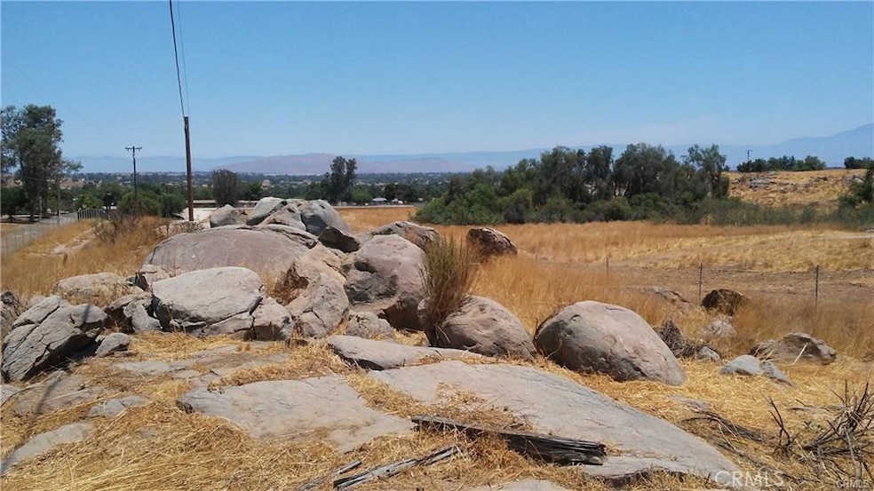 0 Rider unit SW18133089, Perris, CA 92570 - photo 1