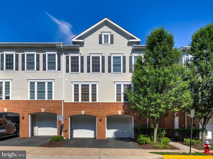 7123 Huntley Creek Place unit 49, Alexandria, VA 22306 - photo 1