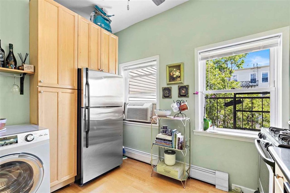 Sold $405,000 • Co-Listing Agent