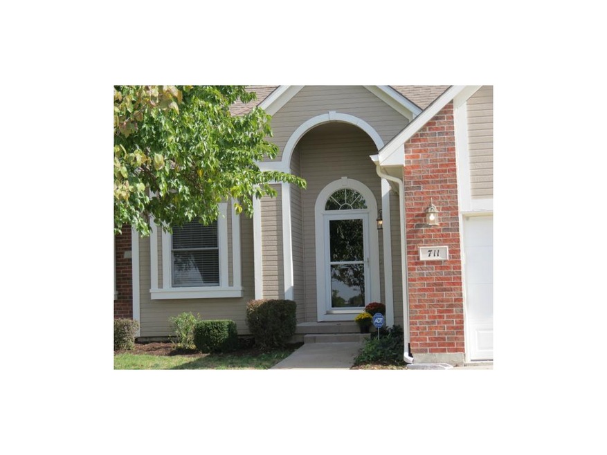 711 S Sunset Ln, Raymore, MO 64083 - photo 1