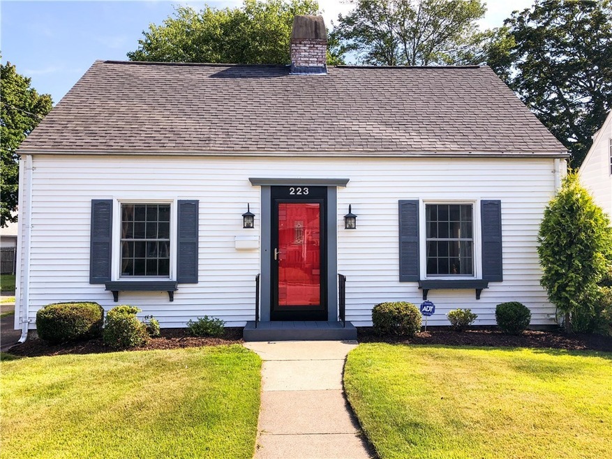 223 Vine St, Pawtucket, RI 02861 - photo 1