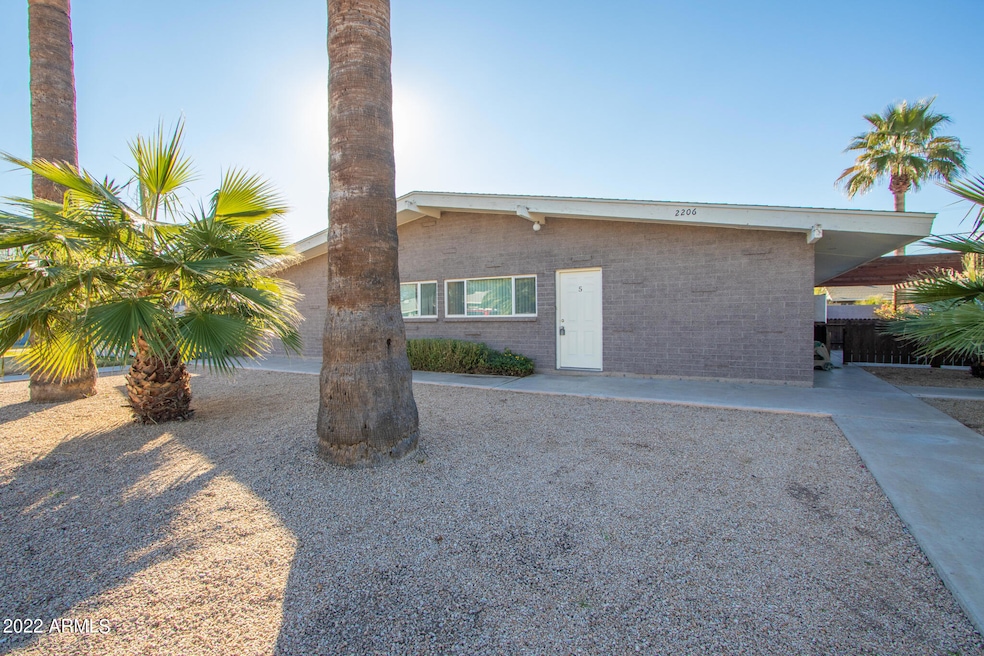 2206 S Granada Dr unit 5, Tempe, AZ 85282 - photo 1