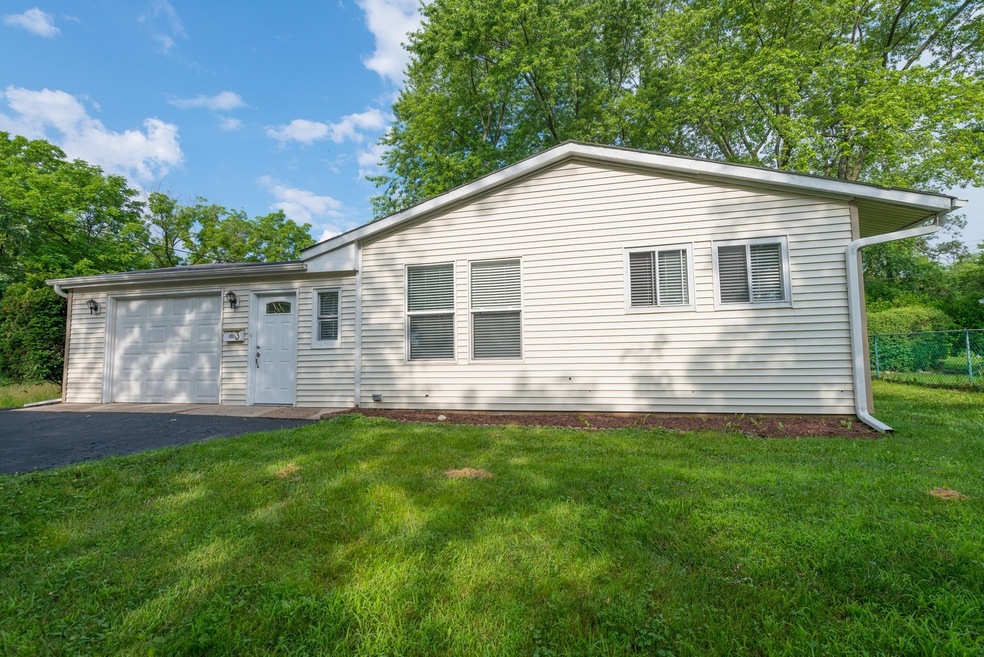 3 Austin Ave, Carpentersville, IL 60110 - photo 1