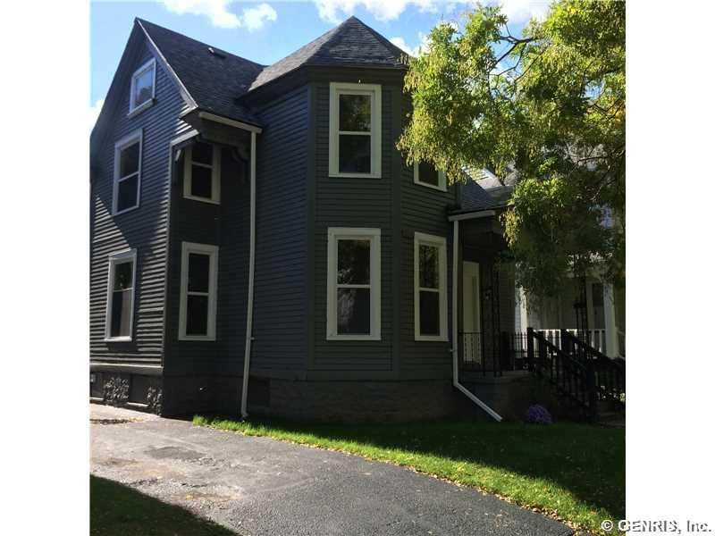 Exterior Front. Completely renovated inside..