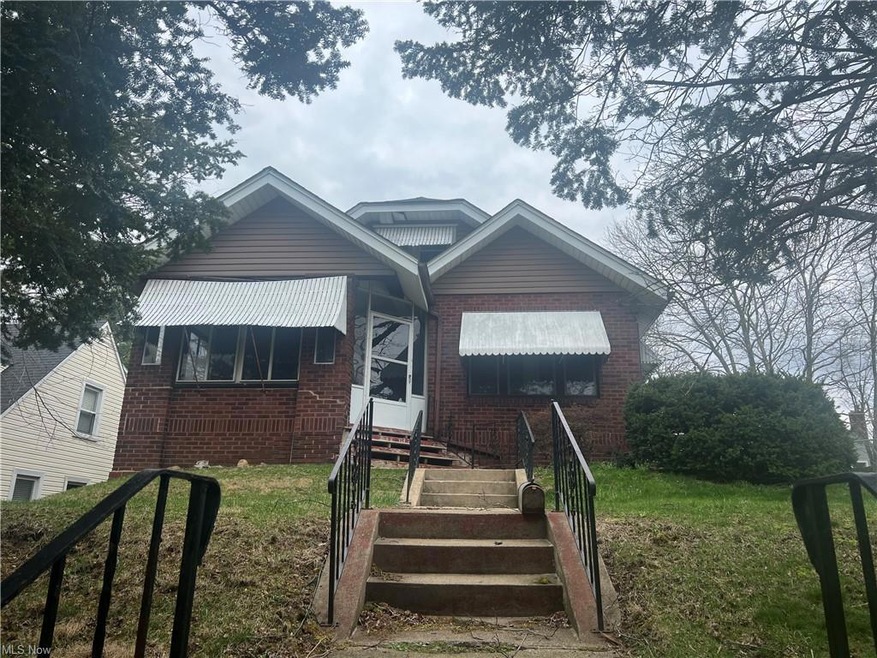 2512 Gibbs Ave NE, Canton, OH 44714 - photo 1