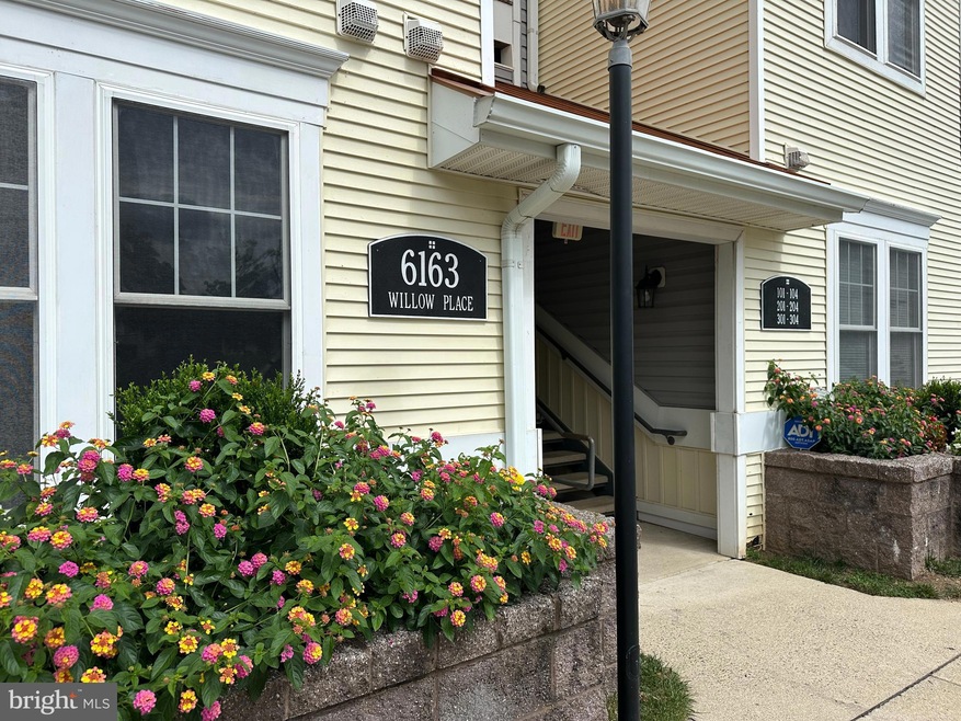 6163 Willow Place unit 303, Bealeton, VA 22712 - photo 1