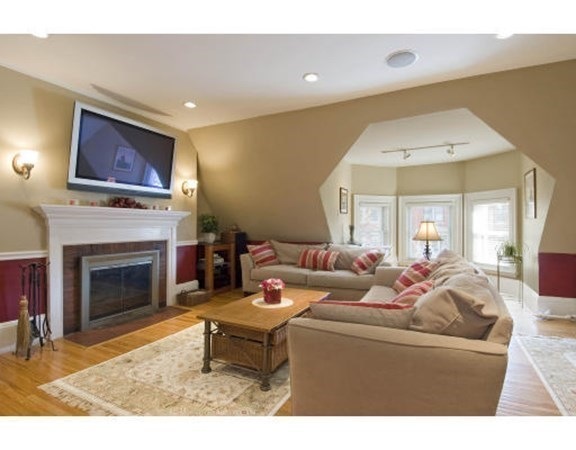 13 Garrison Rd unit 5, Brookline, MA 02445 - photo 1