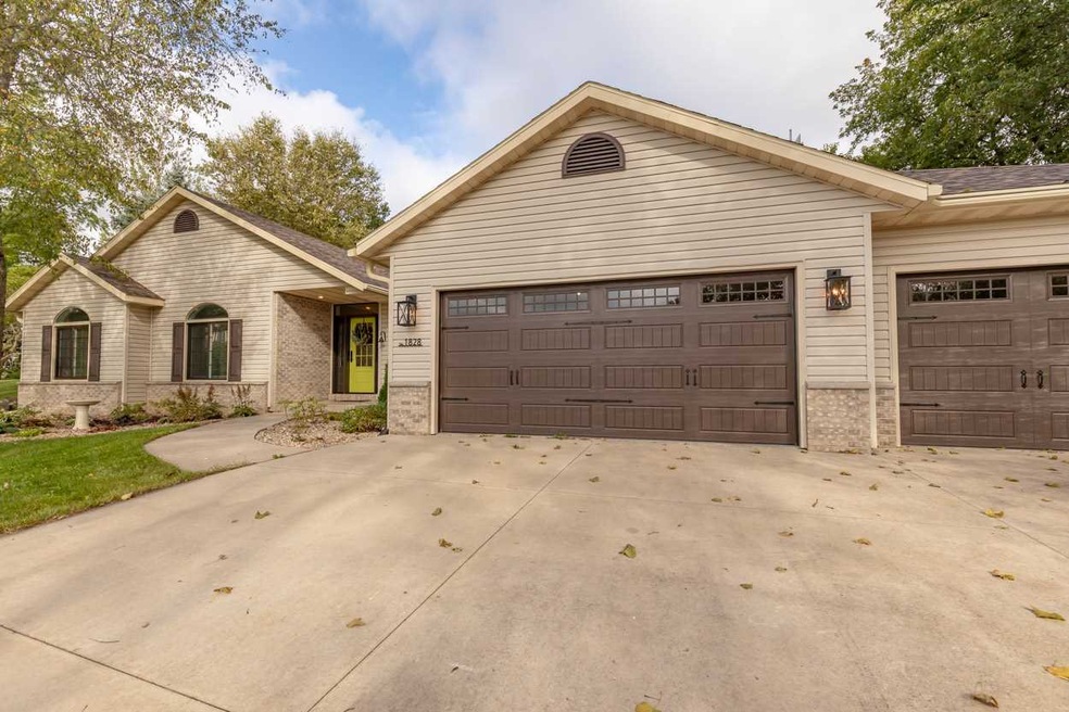 1828 Lake View Terrace, Stoughton, WI 53589 - photo 1