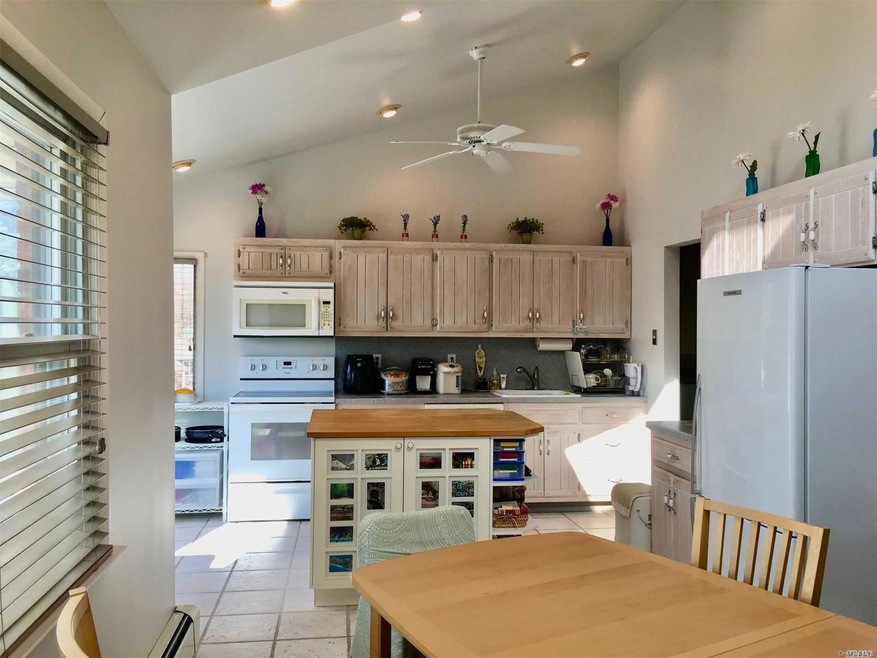 15 Plainview Rd, Bethpage, NY 11714 - photo 1