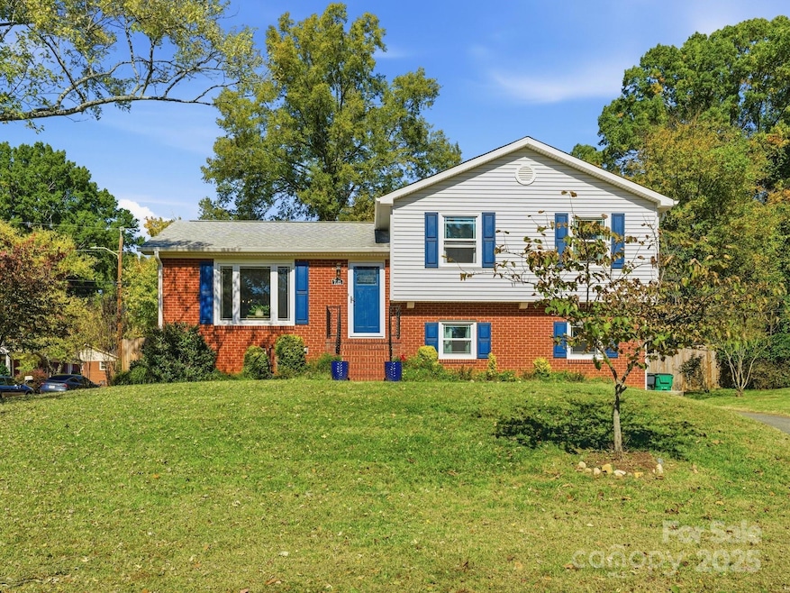 7148 Sherbourne Dr, Charlotte, NC 28210 - photo 1