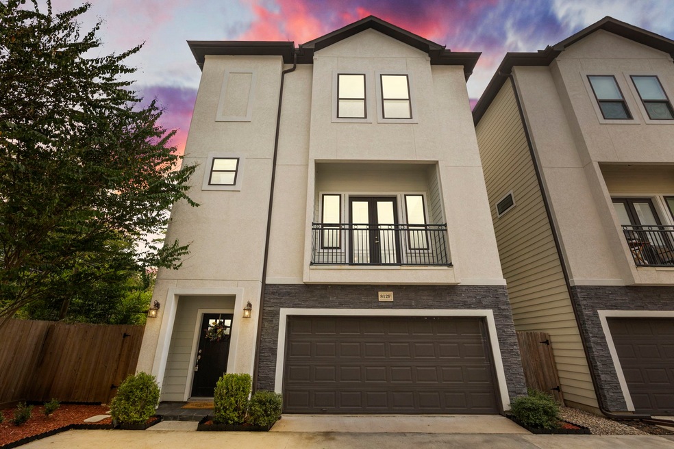 812 Fisher St unit F, Houston, TX 77018 - photo 1