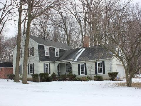 1725 Laurel Oak Dr, Flint, MI 48507 - photo 1