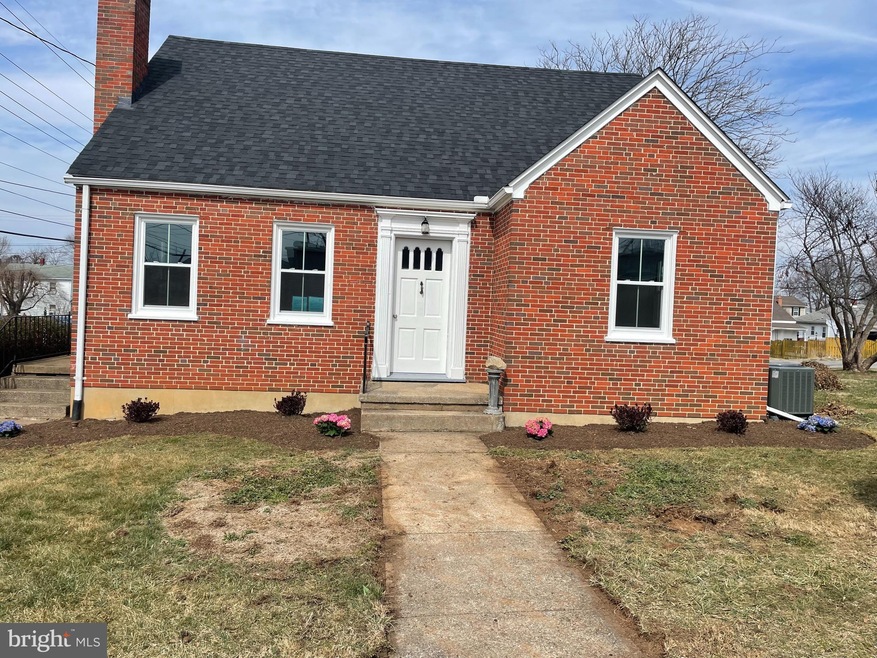 216 W 3rd Ave, Ranson, WV 25438 - photo 1