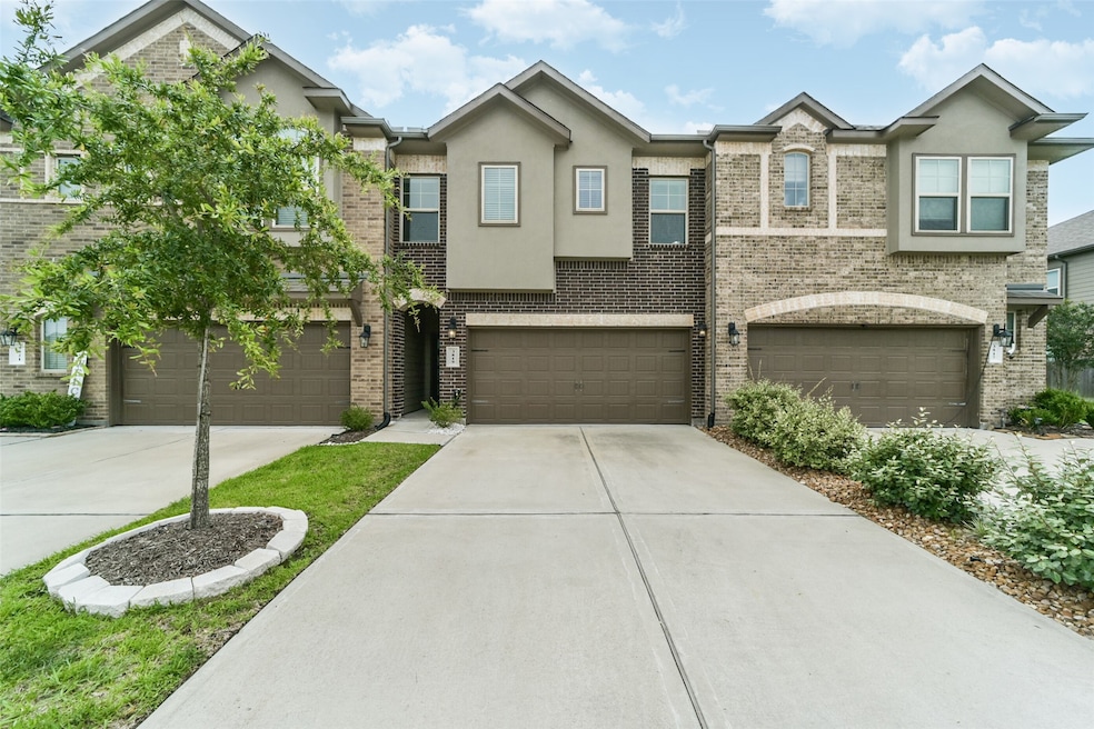 3819 Lancer Cir, Pearland, TX 77581 - photo 1