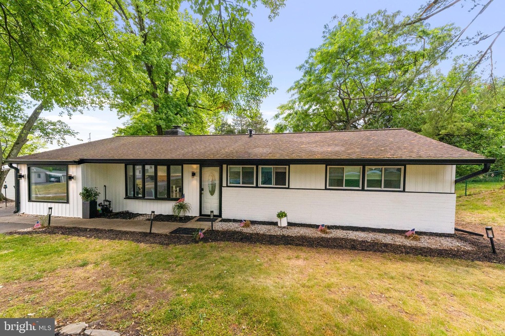 2508 Hillside Ln, Norristown, PA 19403 - photo 1