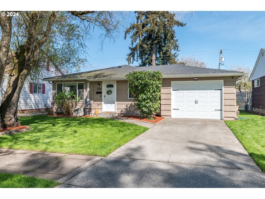 3128 Hemlock St, Longview, WA 98632 - photo 1