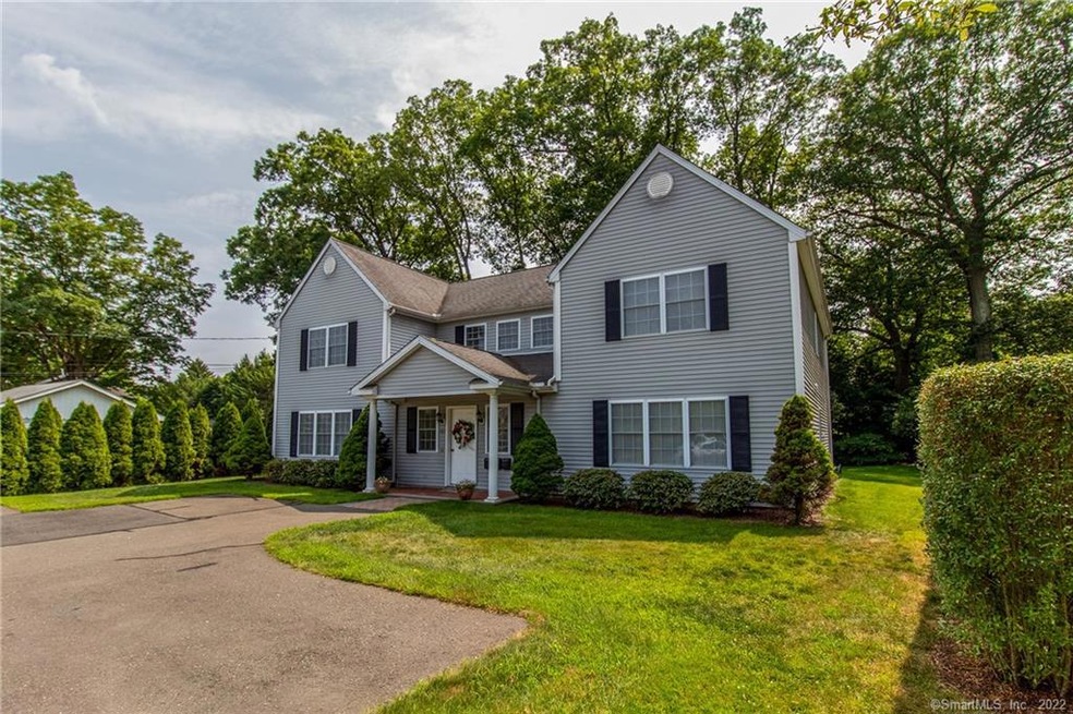 165 Colonial St unit 1, Oakville, CT 06779 - photo 1